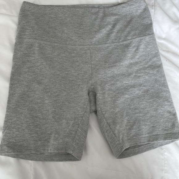 2 High rise biker shorts - Picture 2 of 2